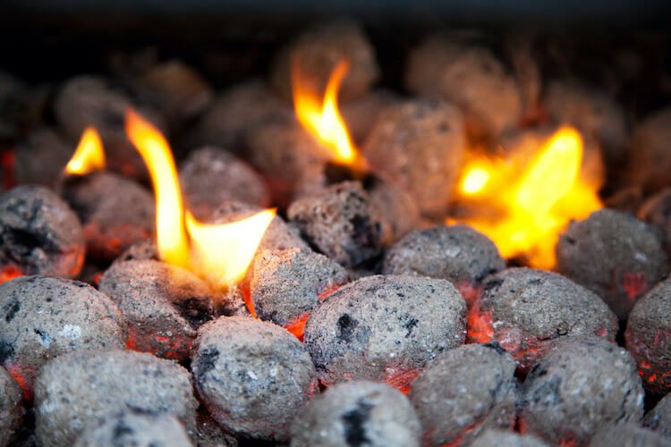How Long Does Charcoal Stay Hot: Understanding Charcoal Lifespan